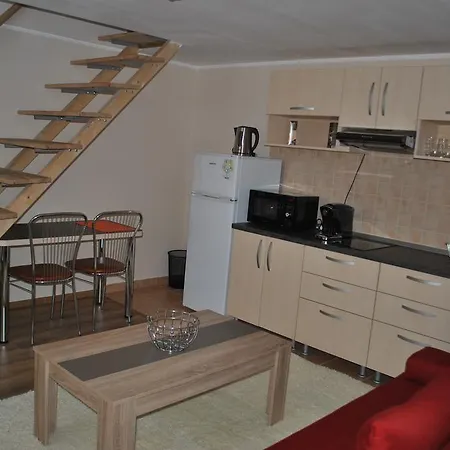 Apartament Alpha דירה